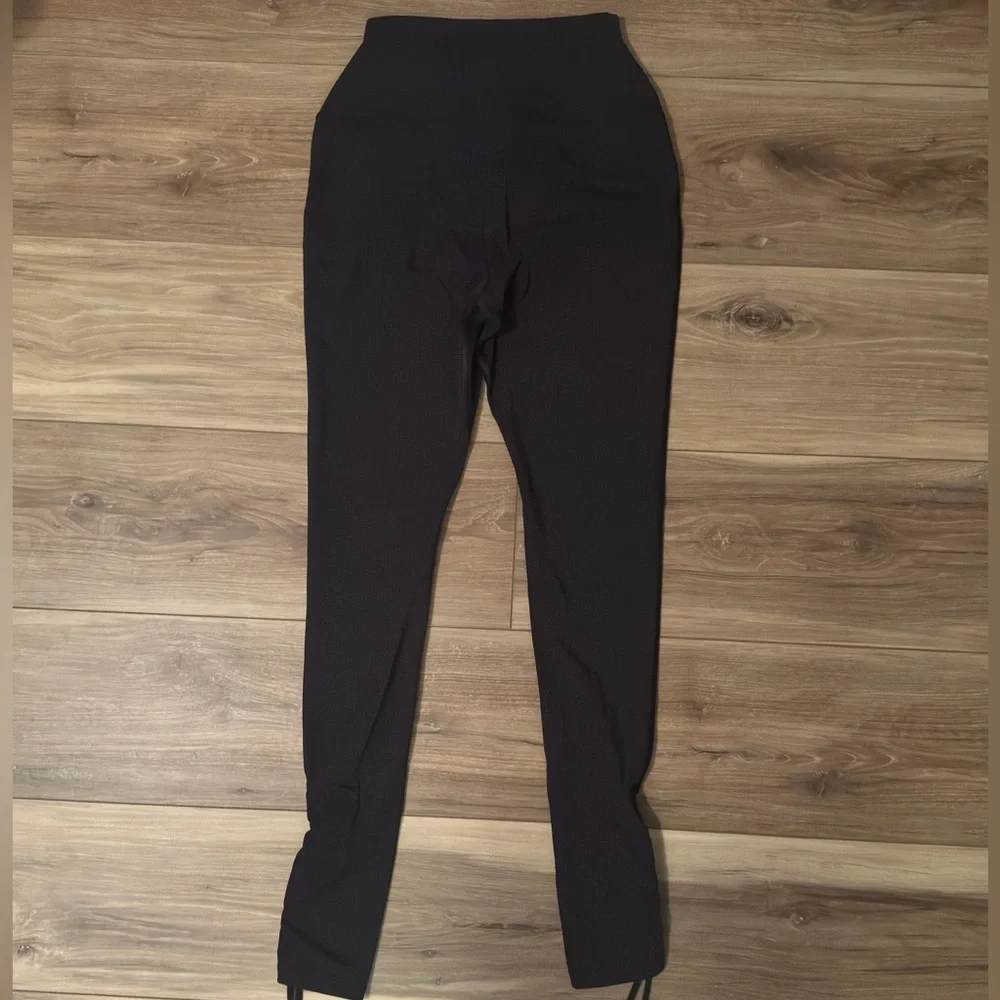 NWT GYM SHARK RIBBON ANKLE LEGGING S- BODY FIT BLACK - Picture 6 of 7